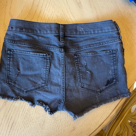 Express shorts - Picture 2 of 2
